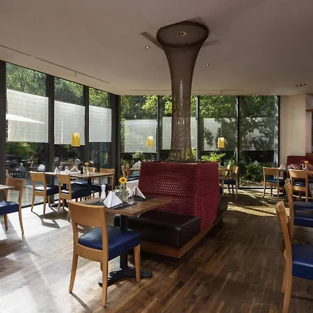 Hotell Moevenpick Am Aasee 5*